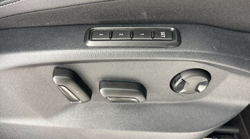 2023 Volkswagen TSI R-Line DSG Euro 6 5-door (White) - Image: 25