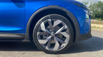 2026 Škoda 84kWh vRS Auto 4WD 5-door (Blue) - Image: 4