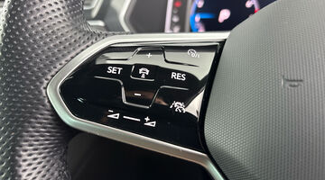 2022 Volkswagen 2.0 TSI R-Line DSG 4Motion Euro 6 5-door (Silver) - Image: 24