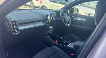 2026 Volvo 2.0 B3 MHEV Plus Dark DCT Auto Euro 6 5-door (Silver) - Image: 2