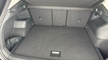 2026 Volkswagen ETSI MHEV Match DSG Euro 6 5-door (Black) - Image: 31
