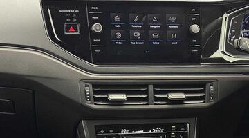 2026 Volkswagen TSI Black Edition DSG Euro 6 5-door (Green) - Image: 12