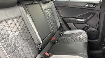 2025 Volkswagen TSI R-Line Euro 6 5-door (Grey) - Image: 9