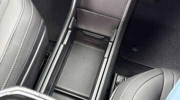 2026 Volvo P5 Long Range 69kWh Plus Auto 5-door (Black) - Image: 21