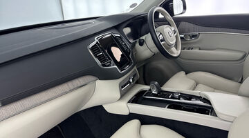 2024 Volvo 2.0h T8 18.8kWh Plus Edition Auto 4WD Euro 6 5-door (Grey) - Image: 2