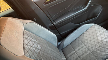 2025 Volkswagen 2.0 TDI R-Line DSG Euro 6 5-door (Grey) - Image: 25