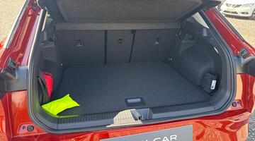 2026 Volkswagen New Life 1.5 eTSI 116 PS 7-speed DSG 5-door (Red) - Image: 23