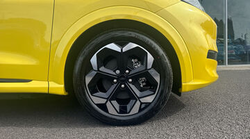 2026 Ford Standard Range 43kWh Premium Auto 5-door (Yellow) - Image: 5