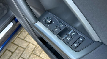 2024 Audi TFSI CoD 35 S line Sportback S Tronic Euro 6 5-door (Blue) - Image: 14