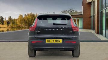 2025 Volvo 2.0 B3 MHEV Ultra Dark DCT Auto Euro 6 5-door (Black) - Image: 4