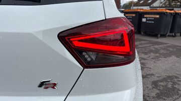 2021 SEAT 1.0 TSI FR Euro 6 5-door (White) - Image: 16
