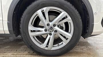 2025 Volkswagen TSI R-Line Euro 6 5-door (Grey) - Image: 5
