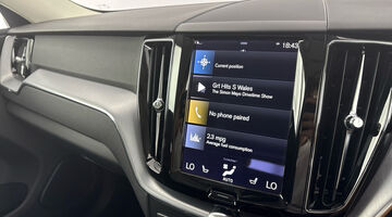 2021 Volvo 2.0 B5 MHEV Momentum Auto Euro 6 5-door (Silver) - Image: 8