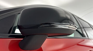 2020 Volvo 2.0 T5 R-Design Auto Euro 6 5-door (Red) - Image: 35