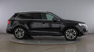 2026 Audi SUV S line TFSI quattro 340 PS tiptronic (Black) - Image: 4