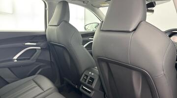 2025 Audi 2.0 TDI Sport S Tronic quattro Euro 6 5-door (Black) - Image: 30