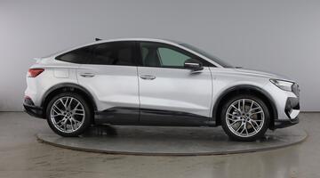 2026 Audi Q4 Sportback Black Edition 45 210,00 kW (Silver) - Image: 4