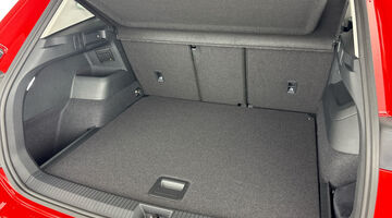 2026 Volkswagen 2.0 TDI Match DSG Euro 6 5-door (Red) - Image: 33