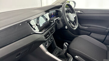 2025 Volkswagen 1.0 TSI Life Euro 6 5-door (Green) - Image: 2