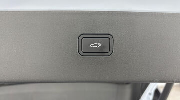 2026 Volvo Single Motor Extended Range 69kWh Plus Auto 5-door (Blue) - Image: 37