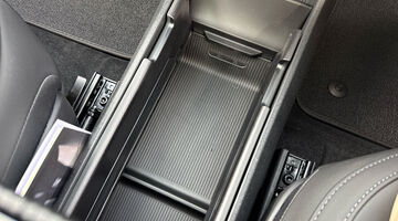 2026 Volvo P5 Long Range 69kWh Ultra Auto 5-door (Grey) - Image: 33