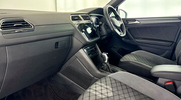 2023 Volkswagen 2.0 TDI R-Line DSG Euro 6 5-door (White) - Image: 2