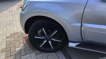 2016 Mitsubishi DI-DC Barbarian Auto 4WD Euro 6 3-door SWB (Silver) - Image: 25
