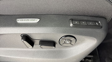 2026 Volkswagen TSI eHybrid 19.7kWh Black Edition DSG Euro 6 5-door (Green) - Image: 25