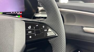 2026 Audi Saloon Black Edition e-hybrid quattro 299 PS S tronic (Red) - Image: 28