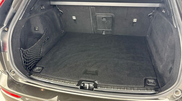 2020 Volvo 2.0 D4 R-Design Auto Euro 6 5-door (Grey) - Image: 32