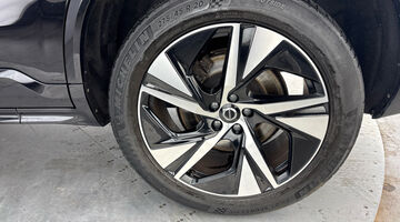2022 Volvo 2.0 B5 MHEV R-Design Auto 4WD Euro 6 5-door (Black) - Image: 36