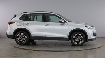 2026 Volkswagen ETSI MHEV Life DSG Euro 6 5-door (Silver) - Image: 4