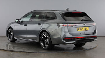 2025 Volkswagen 2.0 TSI R-Line DSG Euro 6 5-door (Grey) - Image: 3