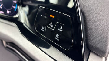 2021 Volkswagen 2.0 TDI Life DSG Euro 6 5-door (White) - Image: 21
