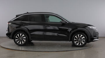 2026 Volkswagen ETSI MHEV Life DSG Euro 6 5-door (Black) - Image: 4