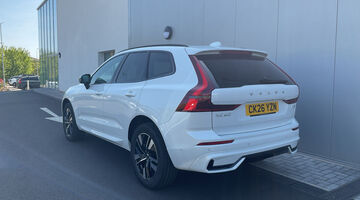 2026 Volvo 2.0 B5 MHEV Plus Auto Euro 6 5-door (White) - Image: 3