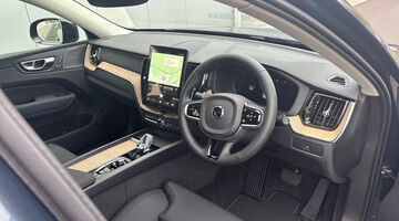 2026 Volvo 2.0 B5 MHEV Plus Pro Auto Euro 6 5-door (Blue) - Image: 6