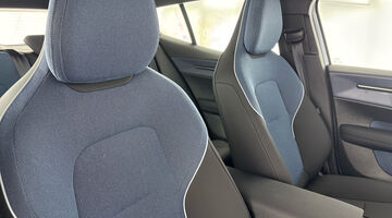 2026 Volvo Single Motor Extended Range 69kWh Plus Auto 5-door (Blue) - Image: 17