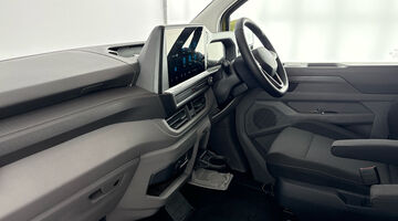 2025 Volkswagen 2.0 TDI T3Commerce Pro Kombi Auto SWB Euro 6 5-door (Green) - Image: 2