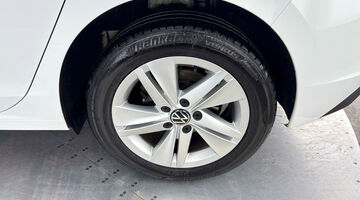2021 Volkswagen 2.0 TDI Life DSG Euro 6 5-door (White) - Image: 30