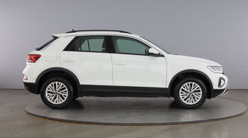 2023 Volkswagen 1.0 TSI Life Euro 6 5-door (White) - Image: 4
