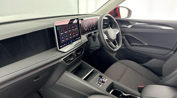 2026 Volkswagen 2.0 TDI Match DSG Euro 6 5-door (Red) - Image: 2
