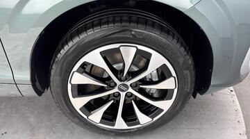 2026 Audi SUV S line e-hybrid 272 PS S tronic (Green) - Image: 5