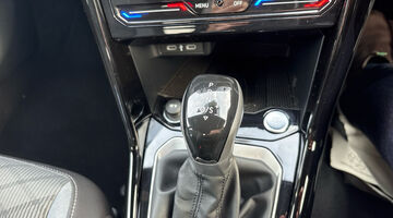 2024 Volkswagen 2.0 TDI R-Line DSG Euro 6 5-door (Blue) - Image: 24