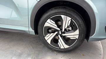 2026 Geely 60.22kWh Max Auto 5-door (Green) - Image: 5