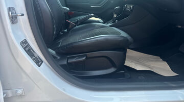 2023 Ford 1.0T EcoBoost MHEV Active X DCT Euro 6 5-door (White) - Image: 29