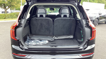 2026 Volvo 2.0 T8 18.8kWh Ultra Dark Auto 4WD Euro 6 5-door (Black) - Image: 15
