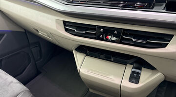 2024 Volkswagen 1.4 TSI eHybrid Style 5-door LWB DSG (Grey) - Image: 20