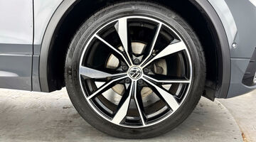 2023 Volkswagen TSI R-Line Edition DSG Euro 6 5-door (Grey) - Image: 5