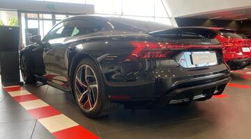 2026 Audi 105kWh Auto quattro 4-door (Black) - Image: 3